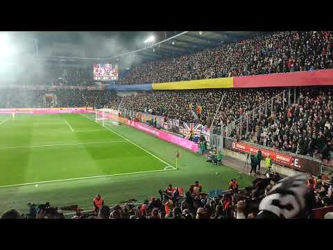 AC Sparta Praha - Baník Ostrava 2.11.2024 (1:3) - fandí celá Letná - šály