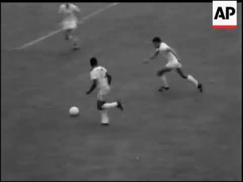 Pelé - Dribbling vs Bulgaria (rare angle) / World Cup 1966