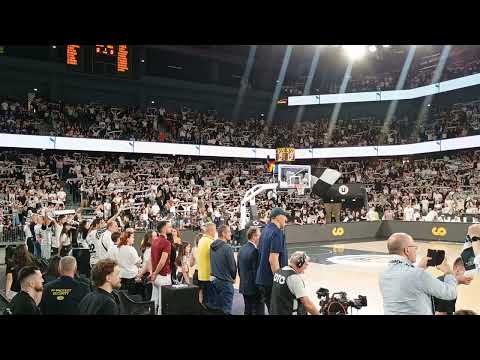 Imnul "Slavă ție studenție", cântat din 10.000 de piepturi. Meci 5 finala LNBM U-BT - Oradea