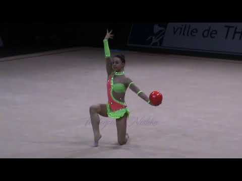 Ambre CHABOUD (FRA) ball - 2014 Thiais AA