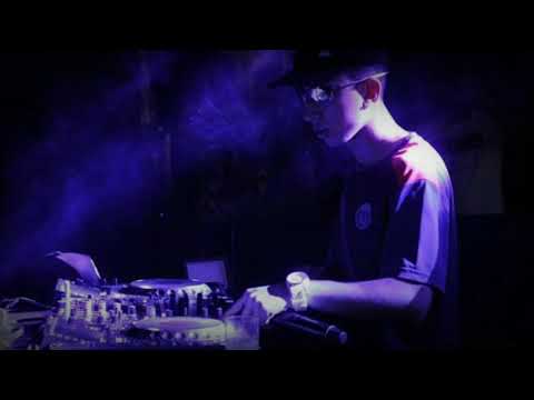 MC Guguzinho & DJ Kelvin - 5 da badaga 5 do Corote