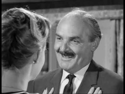 Swiety S01E05 Bogaty turysta - The Loaded Tourist