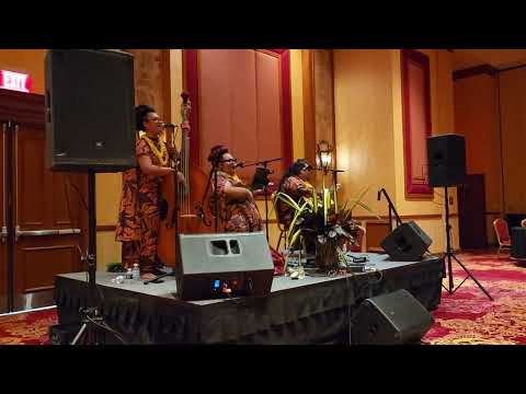 Uheuhene - Drinking Champagne