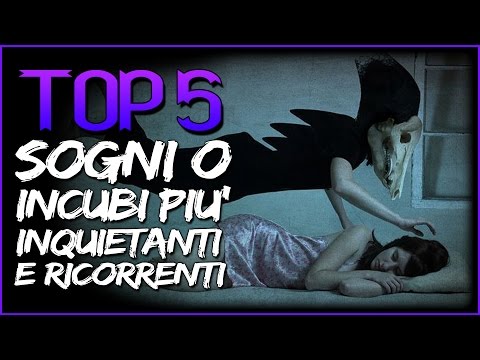 Uso di vitamina A ed e come pacco di faccia In angoli di occhi cerchi scuri