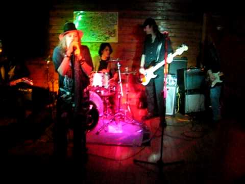 Never Let Go o Your Dreams!!!  Live @ the Hollow Valley in Dorset