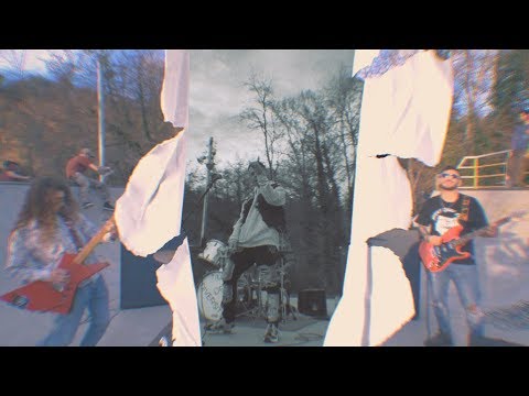 KolomB - Muérdeme  [Official Music Video]