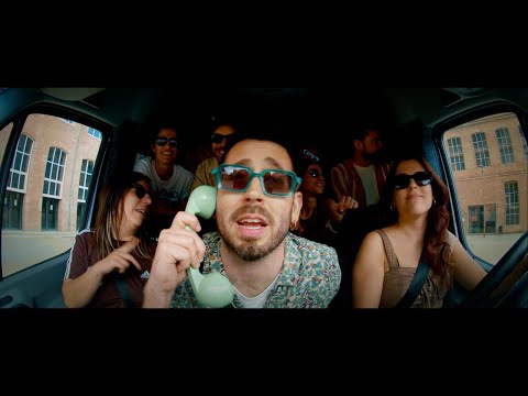 DOCTOR PRATS x BALKAN PARADISE ORCHESTRA - SEGUR QUE VAL LA PENA (Vídeo Oficial)