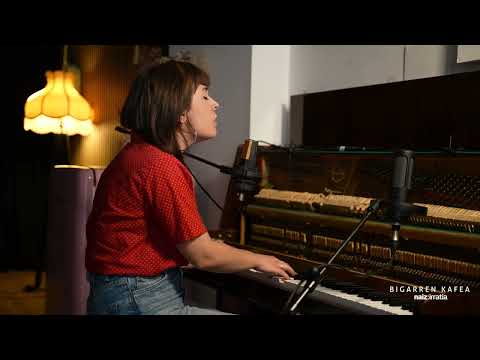 Olaia Inziarte - Biziak eta hilak | BIGARREN KAFEA