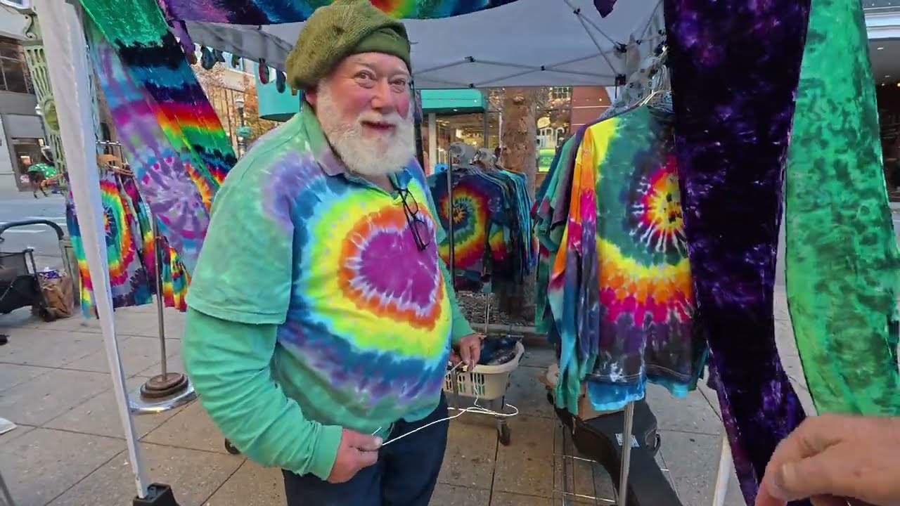 Праздник в городе, гуляют американцы