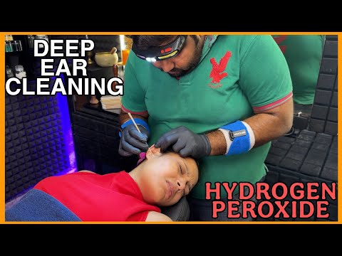 Female Deep Ear cleaning👂🏻with Hydrogen Peroxide and Wax removal by SHAMBOO💈