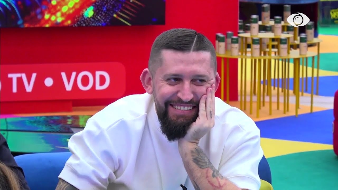 “Kur e ke bërë për herë të parë, sa zgjati e si u ndjeve?”/ Si i përgjigjet Indriti pyetjes pikante