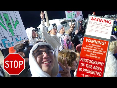 STORMING AREA 51 FOR VIEWS