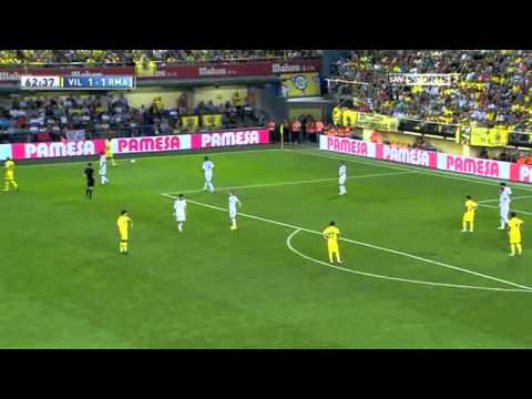 Gareth Bale recieving treatment on the bench ~ Villarreal vs Real Madrid ~ 14 09 13   YouTube