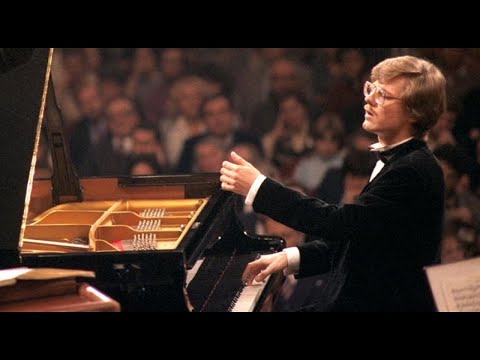 Stanislav Bunin plays Szymanowski Prelude in C-sharp minor – live 1997