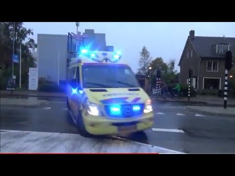 ambulance,s met spoed naar meldingen in Haarlem