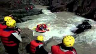 preview picture of video 'Bakkaflot Rafting'