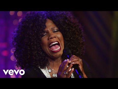 Lynda Randle - Where We’ll Never Grow Old (Live)
