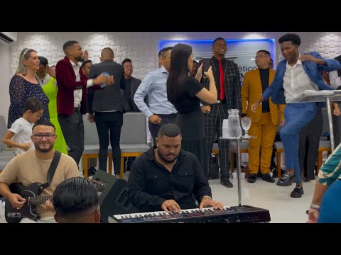 Neemias Coutinho & Banda - Conferência em SP | Corinhos de Fogo.