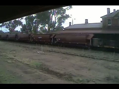 Stawell Station Cam  PN NR71 & DL50 Steel trains with 12xCoal Hoppers  29th may 2013
