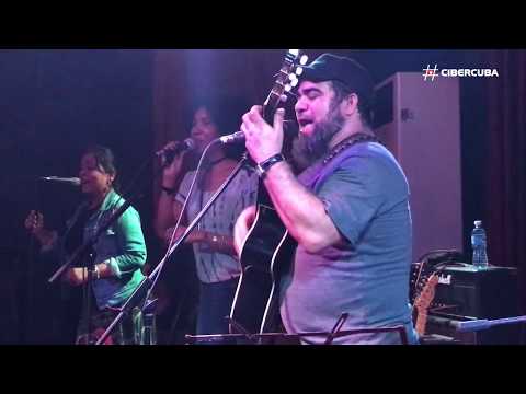 Ray Fernández en su Peña del Diablo Tun Tun (La Habana)
