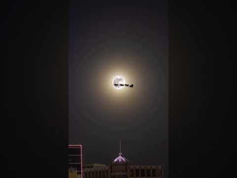 Moon wishes you a Merry Christmas 🎄 #moon #merrychristmas #shorts #santa