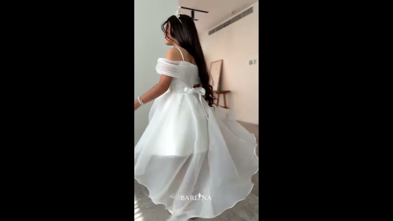 فستان بناتي ابيض اوف شولدر مزين بوردة - سنة
