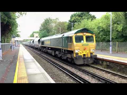 Freightliner Class 66553 passing Bearsted Station