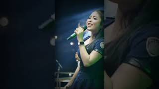 Download lagu ADA YANG ANEH DI GOYANGAN POPPY SAMANTA PENYANYI DARI NIRWANA MANDALA SAKTI mp3