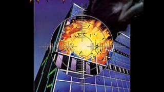 Def Leppard Comin&#39; Under Fire