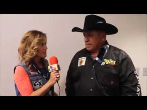 Bonnie Hay catches up with Julio Moreno PBR Finals 2016