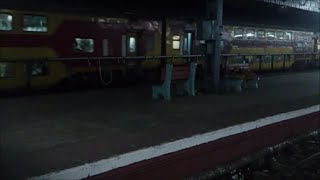 preview picture of video '22626 Bangalore-Chennai AC Double Decker Exp Chennai Central arrival..IRFCA!!'