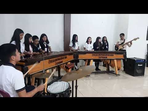 Estudiantes ejecutando marimba, San Pedro Necta, Huehuetenango.