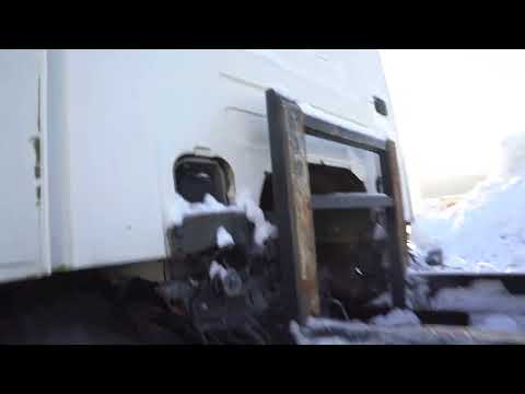 2007 Scania P420 Container chassis w/ lift.