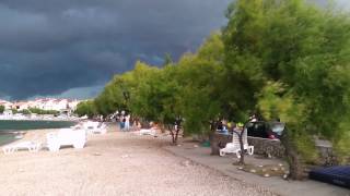 preview picture of video 'Aufziehendes Unwetter über Vodice am 23.08.2014'
