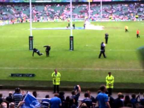 Pitch invaders get taken down at heineken cup fina