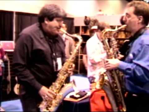 NAMM 2009: Mike Parlett plays 2 saxes at once with Jim Scimonetti