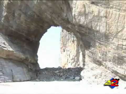 Italia 2 - 15/05/2010 - Centola - Al via i lavori all'Arco Naturale.mp4