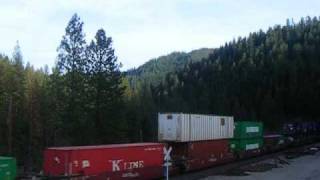 preview picture of video 'UP 7762 with Westbound Intermodal at Virgilia, California'