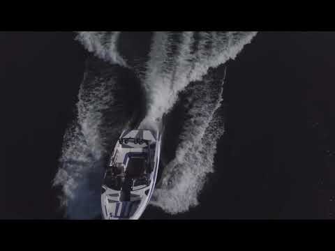 Surfing all new 2019 Axis T23 on Lake Sammamish