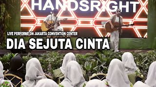 Download lagu DIA SEJUTA CINTA - HANDSRIGHT HUTAGAOL || LIVE NGAMEN ON JAKARTA CONVENTION CENTER mp3 Download lagu DIA SEJUTA CINTA - HANDSRIGHT HUTAGAOL || LIVE NGAMEN ON JAKARTA CONVENTION CENTER mp3