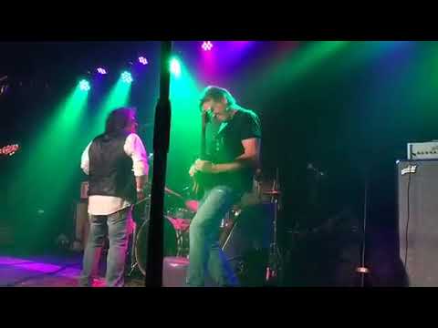 Dann Huff with Giant - Live reunion in Nashville (2017, right view)
