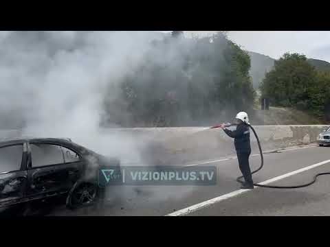 Pustec/ Merr flakë “Benzi” në lëvizje, shkrumbohet totalisht - Vizion Plus