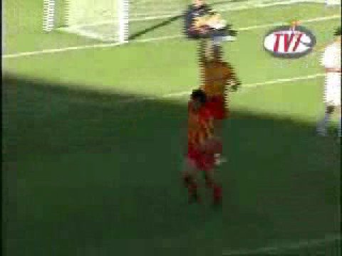 Eurogol del killer Bueno.(Benevento - Ternana 2-1)