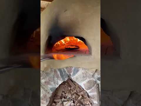 60 Sekunden Pizza aus dem Lehmofen