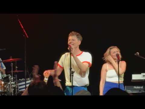 ALPHABEAT'S FIRST REUNION SHOW IN YEARS! Singer STAGEDIVES During "Fascination"!