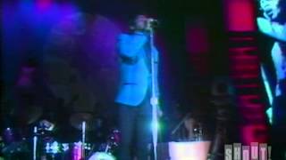 James Brown performs "I Got the Feelin'". Live at the Apollo Theater. March 1968.