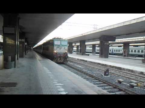 E656.274 in partenza con l' IC 518 "Tirreno" Roma Termini - Ventimiglia