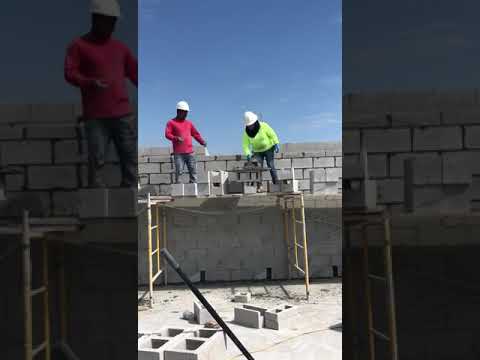 Mujeres en la construcción.