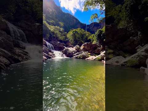Poço esmeralda na trilha pra maior cachoeira de Goiás, a Cachoeira do Label com 187 metros de queda!