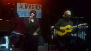 Celia Saia canta Detrás de tu abandono en el Almagro Tango Club